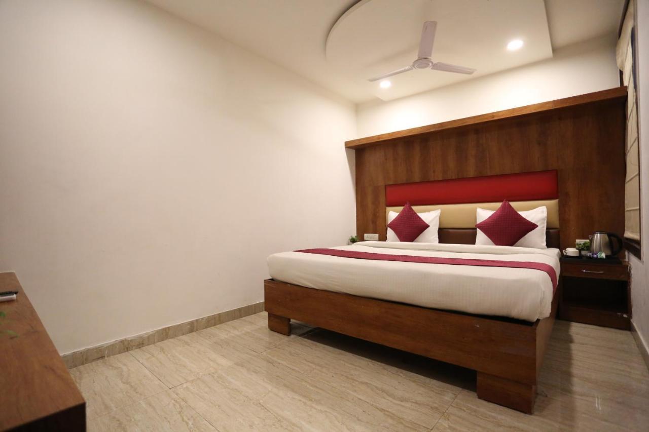 Hotel Sm Suits Near Delhi Airport-Unit By Grand Urban Luxury Nova Deli Exterior foto