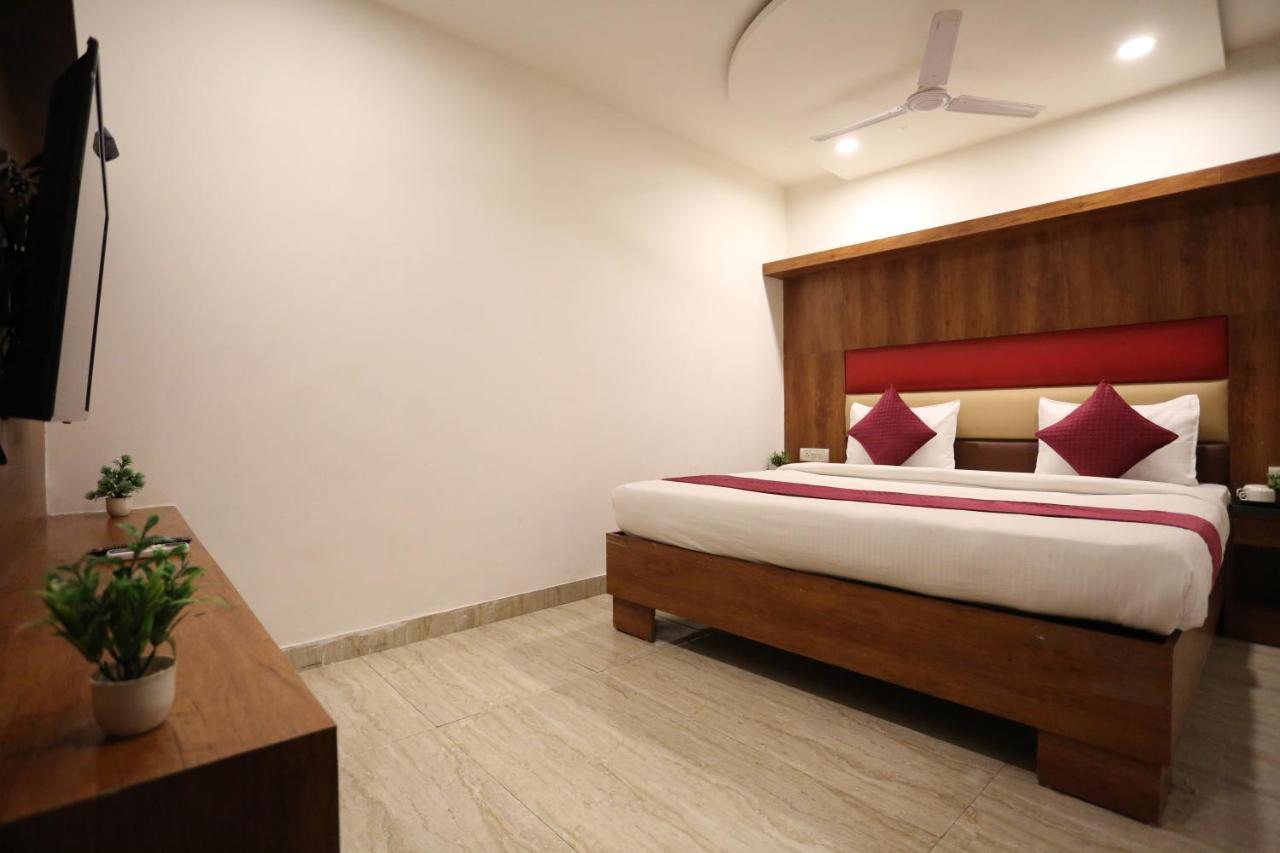 Hotel Sm Suits Near Delhi Airport-Unit By Grand Urban Luxury Nova Deli Exterior foto