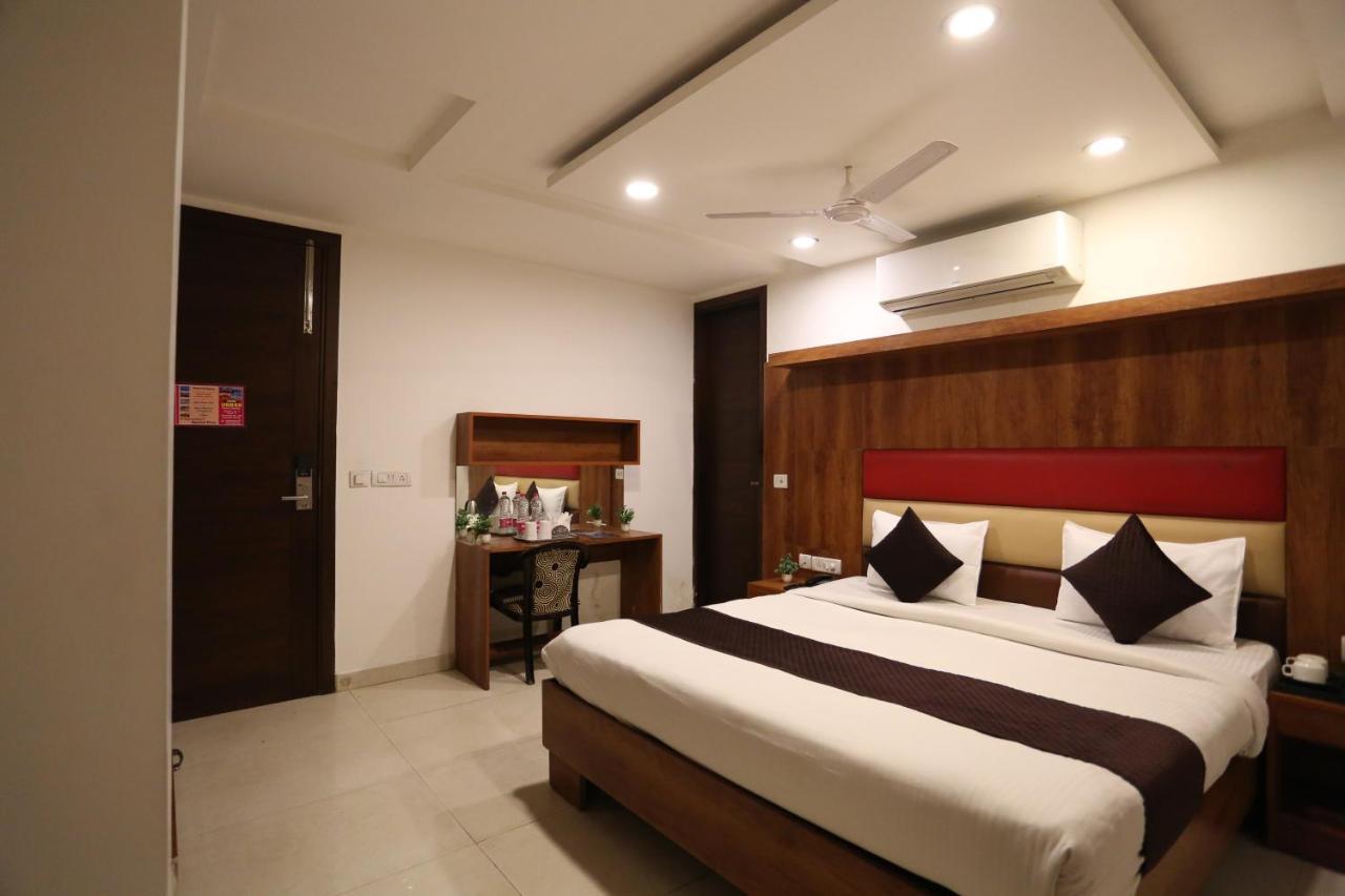 Hotel Sm Suits Near Delhi Airport-Unit By Grand Urban Luxury Nova Deli Exterior foto