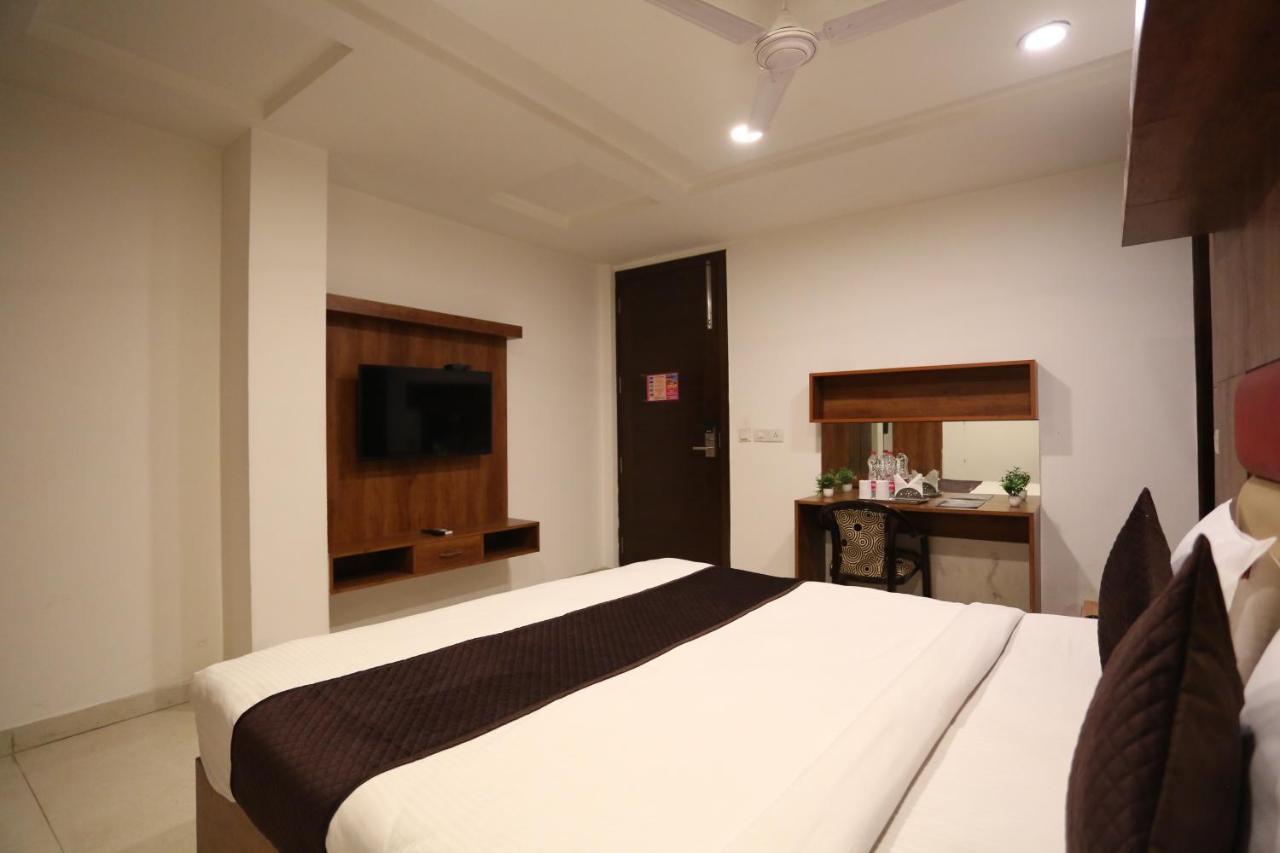 Hotel Sm Suits Near Delhi Airport-Unit By Grand Urban Luxury Nova Deli Exterior foto