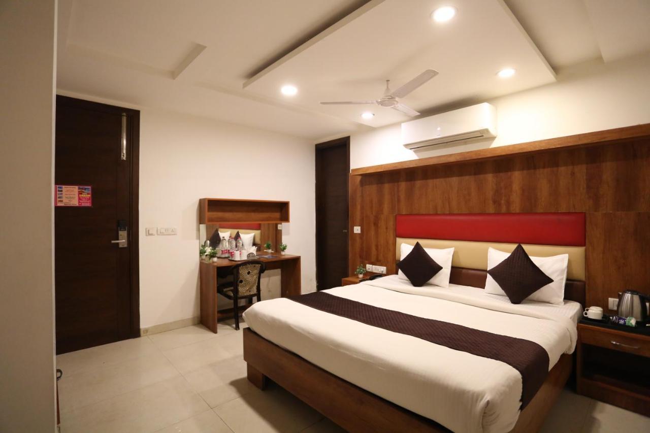 Hotel Sm Suits Near Delhi Airport-Unit By Grand Urban Luxury Nova Deli Exterior foto